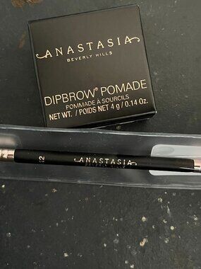 Anastasia Beverly Hills - DIPBROW Pomade with Brush #12